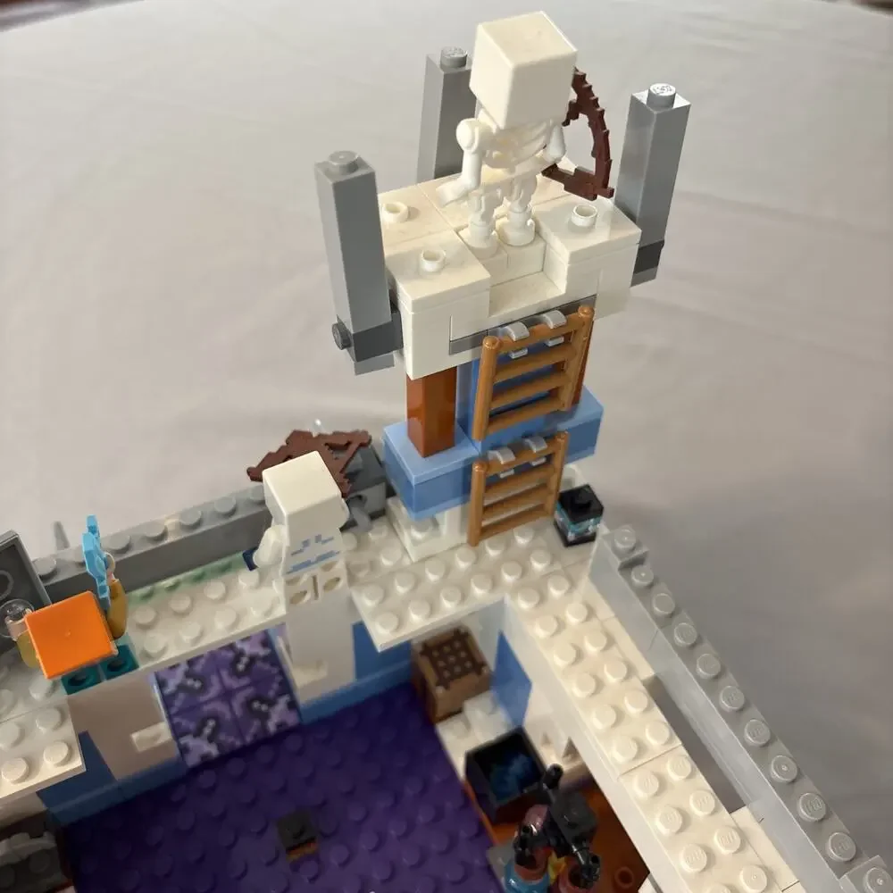LEGO Minecraft The Ice Castle Set 21186, 499 Pieces, Complete w/ Minifigures